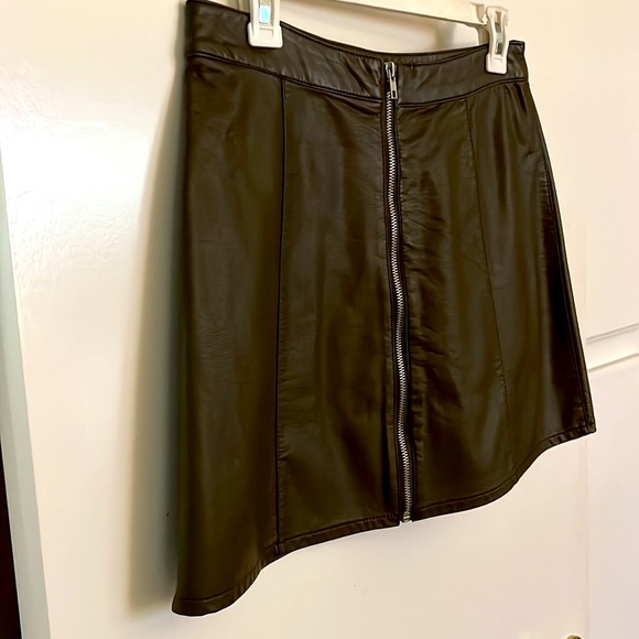 Forever 21 Olive Green Mini Skirt - Picture 8 of 9